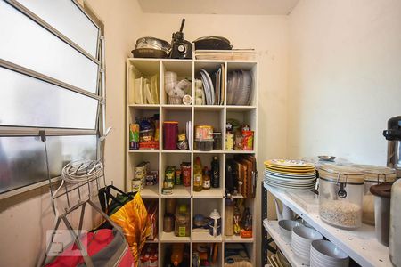 Casa para alugar com 290m², 4 quartos e 2 vagasDespensa