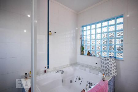 Casa para alugar com 290m², 4 quartos e 2 vagasBanheiro suíte