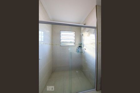 Casa à venda com 220m², 4 quartos e 4 vagasBanheiro 