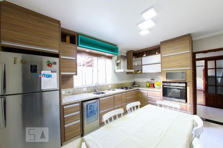 Casa à venda com 220m², 4 quartos e 4 vagasCozinha