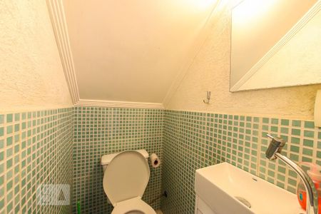 Casa à venda com 220m², 4 quartos e 4 vagasLavabo