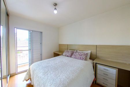 Casa à venda com 220m², 4 quartos e 4 vagasSuite