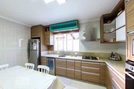 Casa à venda com 220m², 4 quartos e 4 vagasCozinha