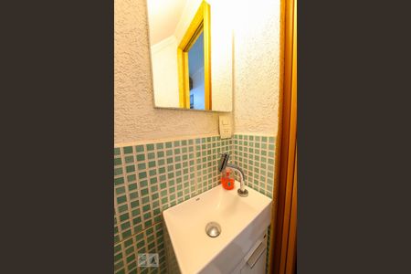 Casa à venda com 220m², 4 quartos e 4 vagasLavabo