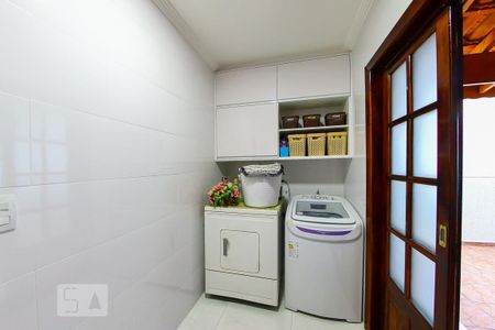 Casa à venda com 220m², 4 quartos e 4 vagasArea de Serviço