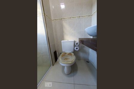 Casa à venda com 220m², 4 quartos e 4 vagasBanheiro 