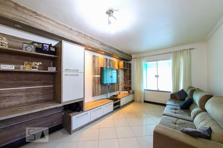 Sala de casa para alugar com 4 quartos, 220m² em Vila Nelson, São Paulo