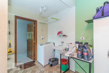 Casa à venda com 100m², 3 quartos e 3 vagasÁrea de serviço