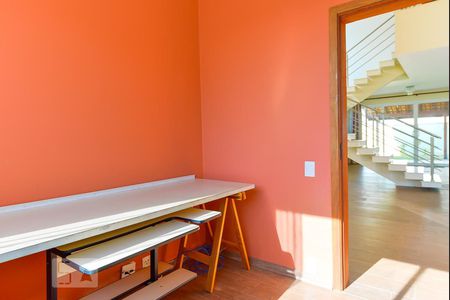 Casa de condomínio à venda com 283m², 3 quartos e 5 vagasEscritório