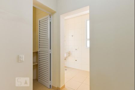 Casa de condomínio à venda com 283m², 3 quartos e 5 vagasArea Serviço