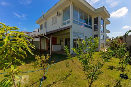 Casa de condomínio à venda com 283m², 3 quartos e 5 vagasQuintal