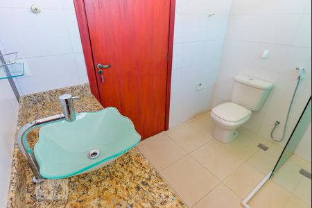 Casa de condomínio à venda com 283m², 3 quartos e 5 vagasBanheiro Suíte 2