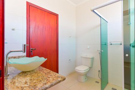 Casa de condomínio à venda com 283m², 3 quartos e 5 vagasBanheiro Suíte 2