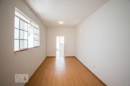 Sala de casa para alugar com 5 quartos, 212m² em Centro, Campinas