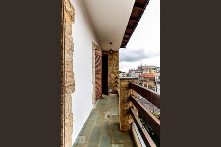 Casa à venda com 260m², 4 quartos e 3 vagasSacada Quartos 3 e 4