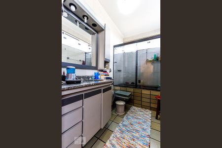 Casa à venda com 260m², 4 quartos e 3 vagasBanheiro da Suíte