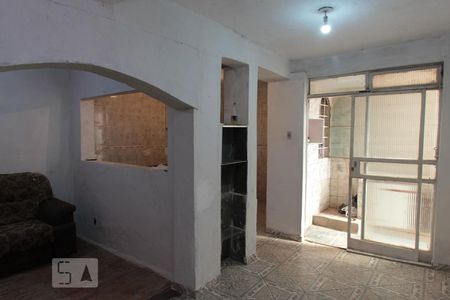 Sala de casa para alugar com 2 quartos, 120m² em Paraíso, Belo Horizonte
