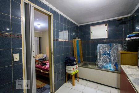 Casa à venda com 90m², 2 quartos e sem vagaBanheiro do quarto 1