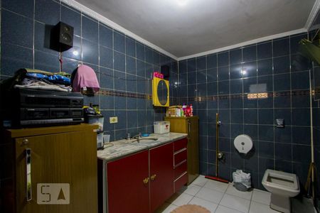 Casa à venda com 90m², 2 quartos e sem vagaBanheiro do quarto 1