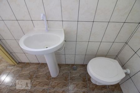 Casa para alugar com 200m², 2 quartos e 1 vagaDetalhe banheiro