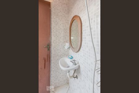 Casa à venda com 800m², 4 quartos e 6 vagasBanheiro de Serviço