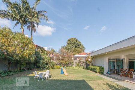 Casa à venda com 800m², 4 quartos e 6 vagasQuintal