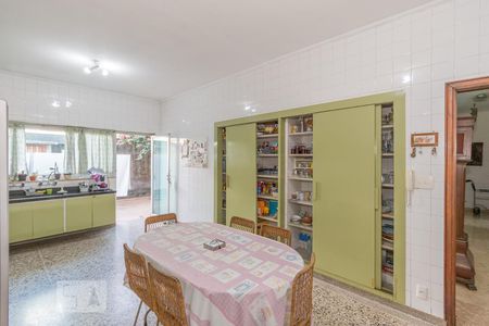 Casa à venda com 800m², 4 quartos e 6 vagasCozinha