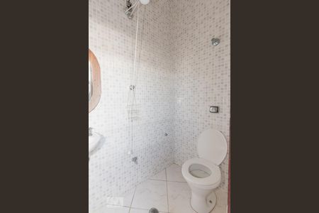 Casa à venda com 800m², 4 quartos e 6 vagasBanheiro de Serviço