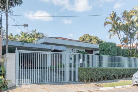 Casa à venda com 800m², 4 quartos e 6 vagasFachada