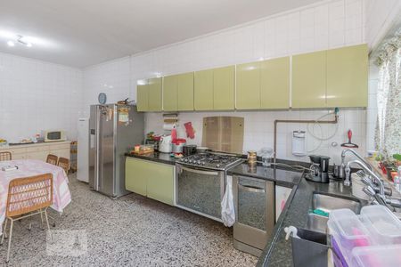 Casa à venda com 800m², 4 quartos e 6 vagasCozinha