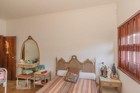 Casa à venda com 800m², 4 quartos e 6 vagasQuarto 2