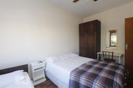 QUARTO 1 de apartamento para alugar com 2 quartos, 80m² em Navegantes, Porto Alegre