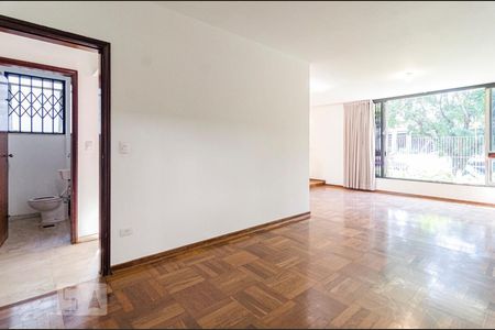 Casa para alugar com 231m², 3 quartos e 4 vagasSala