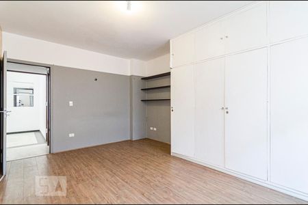 Casa para alugar com 231m², 3 quartos e 4 vagasSuíte 2