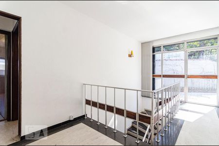 Casa para alugar com 231m², 3 quartos e 4 vagasHall superior