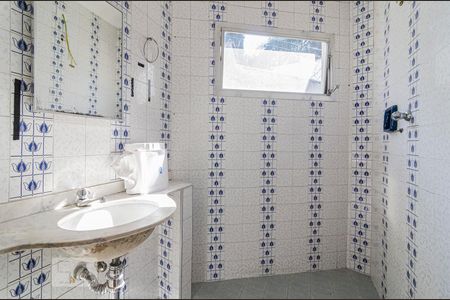 Casa para alugar com 231m², 3 quartos e 4 vagasBanheiro da suíte 2