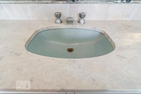 Casa para alugar com 231m², 3 quartos e 4 vagasBanheiro da suíte 1