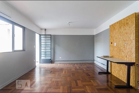 Casa para alugar com 231m², 3 quartos e 4 vagasSala edícula