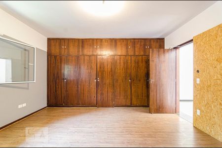 Casa para alugar com 231m², 3 quartos e 4 vagasSuíte 1