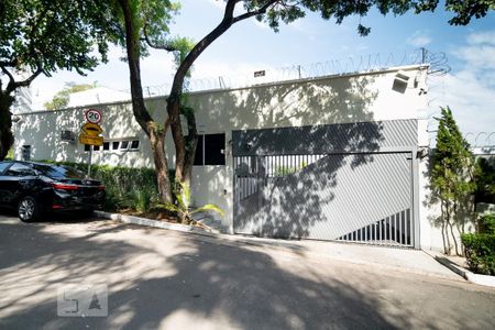 Casa de condomínio para alugar com 487m², 4 quartos e 4 vagas Casa de condomínio para alugar com 487m², 4 quartos e 4 vagasFachada Condomínio
