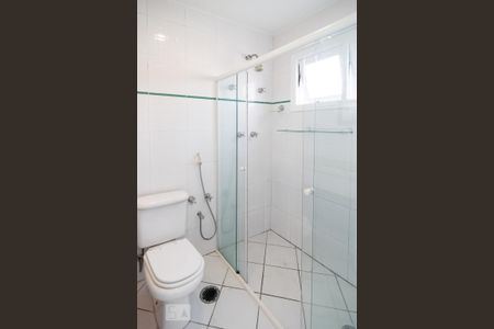 Casa de condomínio para alugar com 487m², 4 quartos e 4 vagas Casa de condomínio para alugar com 487m², 4 quartos e 4 vagasBanheiro Quarto 3 - Suíte