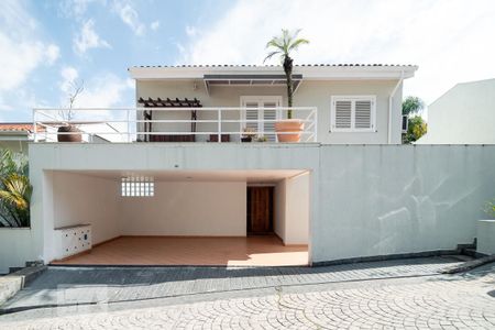 Casa de condomínio para alugar com 487m², 4 quartos e 4 vagas Casa de condomínio para alugar com 487m², 4 quartos e 4 vagasFachada