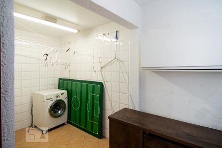 Casa de condomínio para alugar com 487m², 4 quartos e 4 vagas Casa de condomínio para alugar com 487m², 4 quartos e 4 vagasÁrea de Serviço