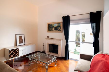 Sala Lareira de casa de condomínio para alugar com 4 quartos, 487m² em Brooklin, São Paulo