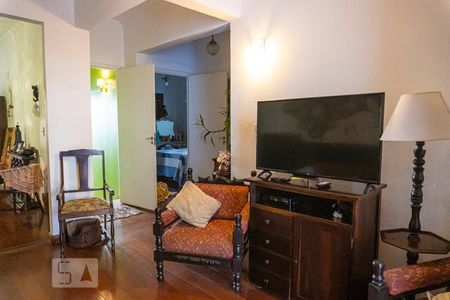 Casa à venda com 230m², 4 quartos e 3 vagas Casa à venda com 230m², 4 quartos e 3 vagasSala de Estar