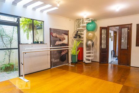 Casa à venda com 230m², 4 quartos e 3 vagas Casa à venda com 230m², 4 quartos e 3 vagasSala 2