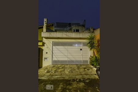Casa à venda com 300m², 4 quartos e 2 vagasFachada