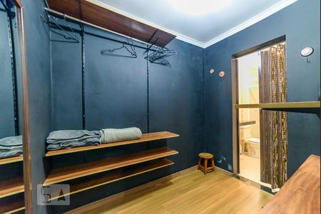 Casa à venda com 300m², 4 quartos e 2 vagasCloset da suíte 1