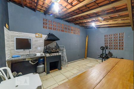 Casa à venda com 300m², 4 quartos e 2 vagasChurrasqueira