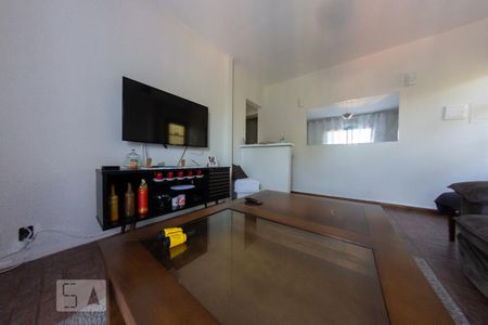 Casa para alugar com 120m², 4 quartos e 2 vagasSala